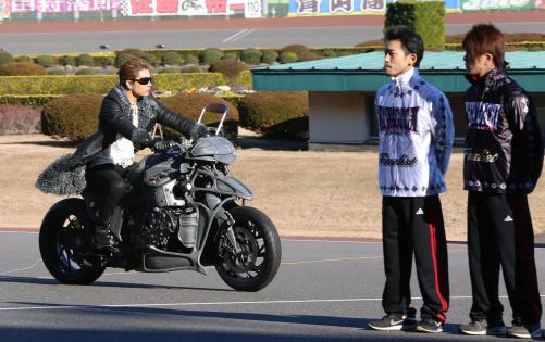 2015-dic30-autorace-nikkan01