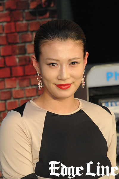 2016-mag26-deadpoolpremier-edgeline-11